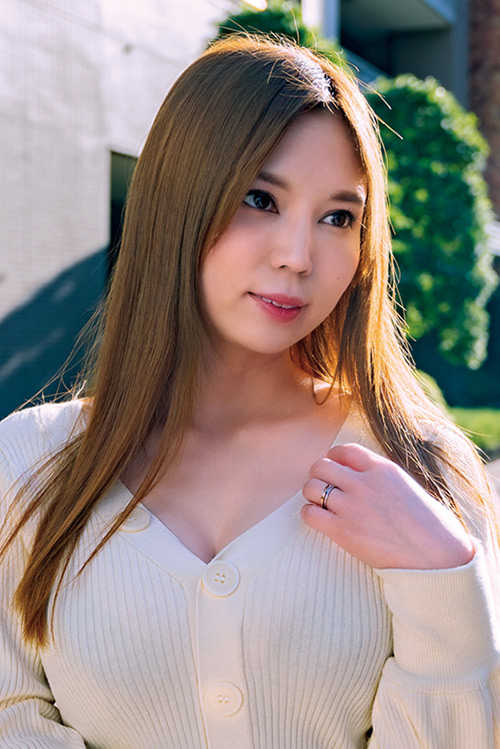 【ehitodumadx-0352】色白爆乳で巨尻な美人妻！押しに弱いタイプ！？のパッケージ画像