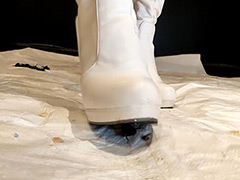 【foot-0161】カラーガード隊めいちゃんの白ブーツでクワガタCRUSHのパッケージ画像