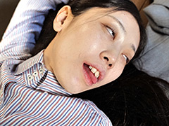 【bufa-0030】変態ファッションに挑戦のパッケージ画像